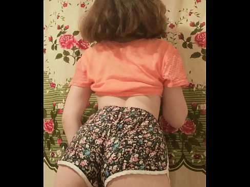 ❤️ Babi ifanc rhywiol yn tynnu ei siorts ar gamera ❤️❌ Porno wrthon ni ️❤