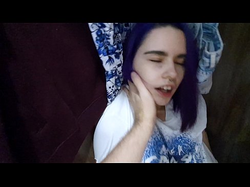 ❤️ Wedi dod o hyd i fy sis yn y closet a helpu ei cum ❤️❌ Porno wrthon ni ️❤